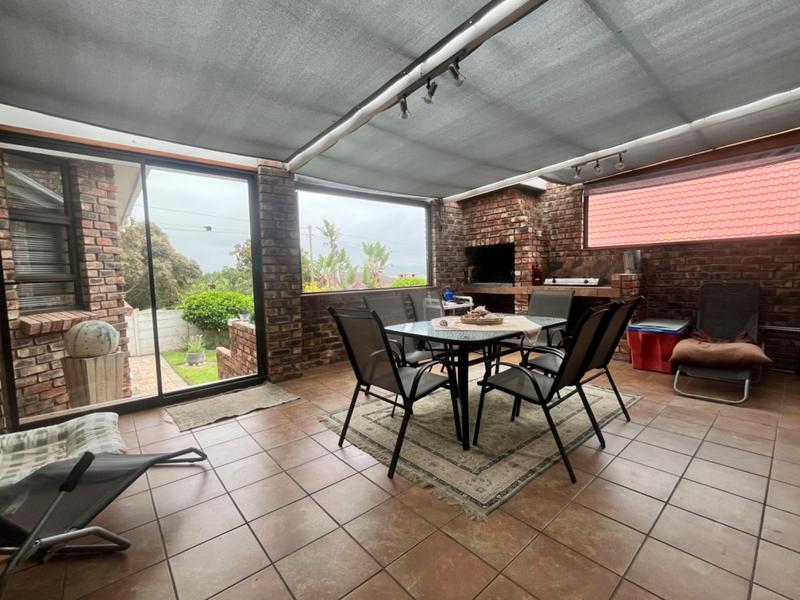 4 Bedroom Property for Sale in Fraaiuitsig Western Cape